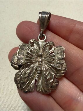 Sterling Silver 925 Butterfly Floral Pendant Necklace